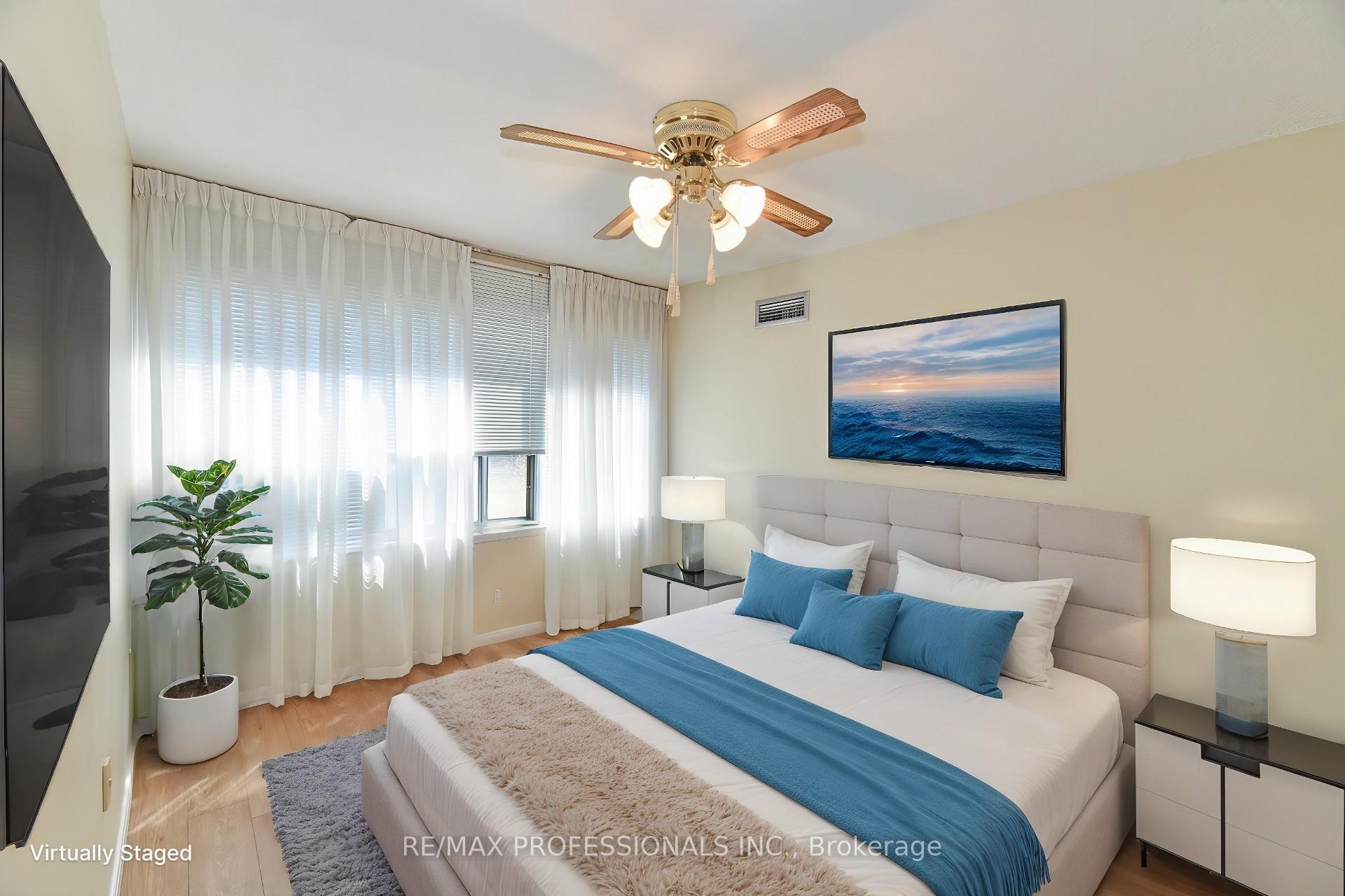 3 Bedrooms Condo at 475 The West Mall, Toronto For sale