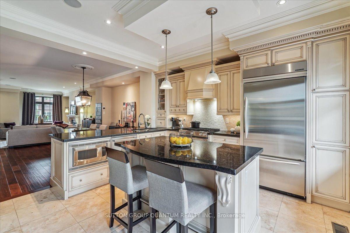 2 Bedrooms Condo at 2378 Marine, Oakville For sale