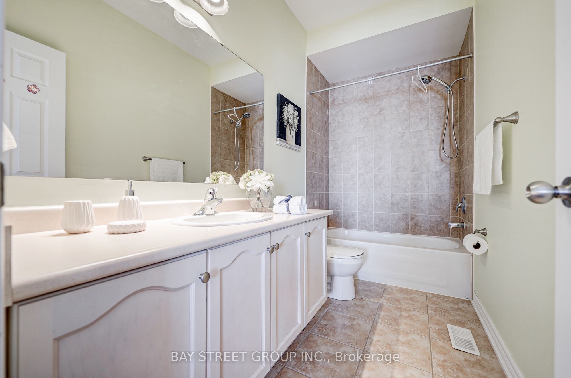 46 Serano Crescent, Richmond Hill, ON L4E 0R8