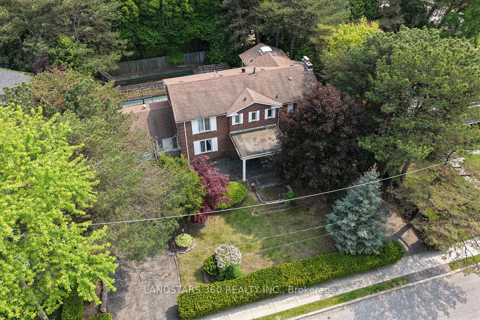 3 Shady Oaks