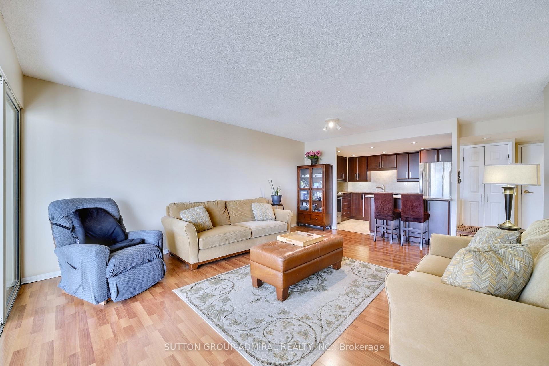 2 Bedrooms Condo at 2091 Hurontario, Mississauga For sale