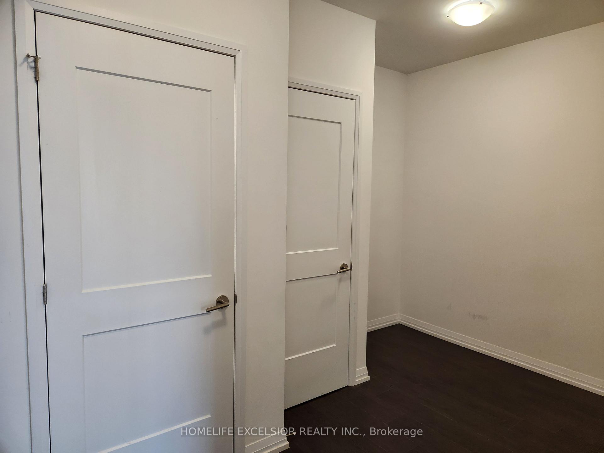 2 Bedrooms Condo at 50 Dunfield, Toronto For sale