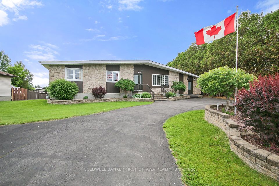 106 Laurier