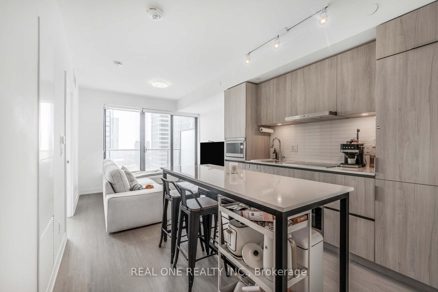 2 Bedrooms Condo at 47 Mutual, Toronto For sale