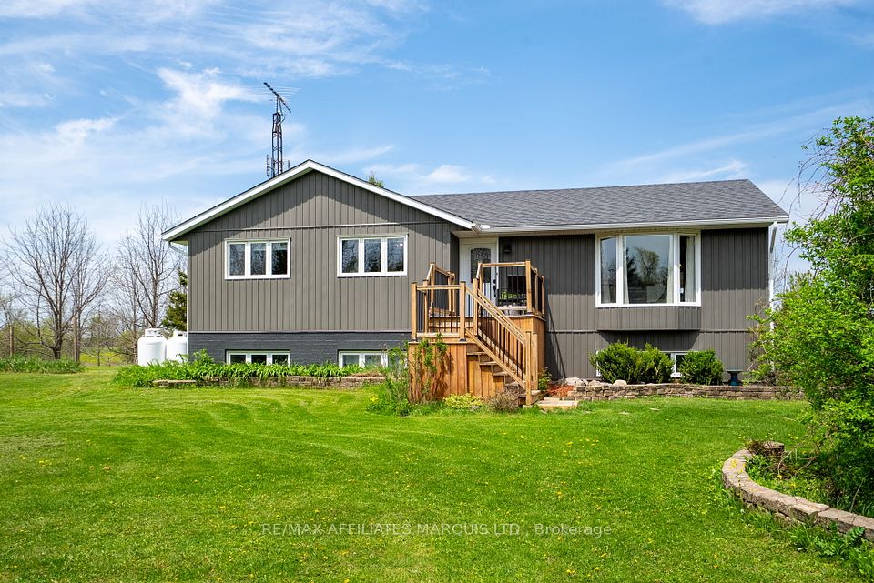 4239 County Rd 11 Road, South Stormont, ON K7R 3L2