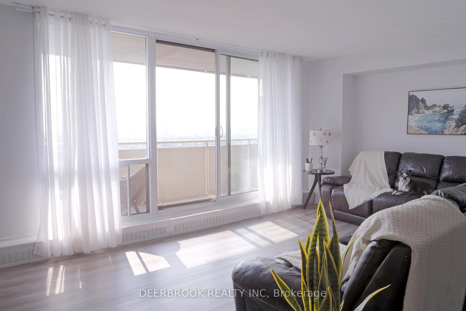 3 Bedrooms Condo at 1338 York Mills, Toronto For sale
