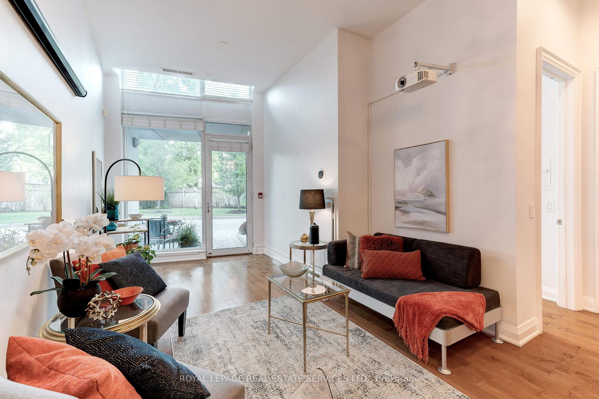 1 Bedroom Condo at 11 Bronte, Oakville For sale