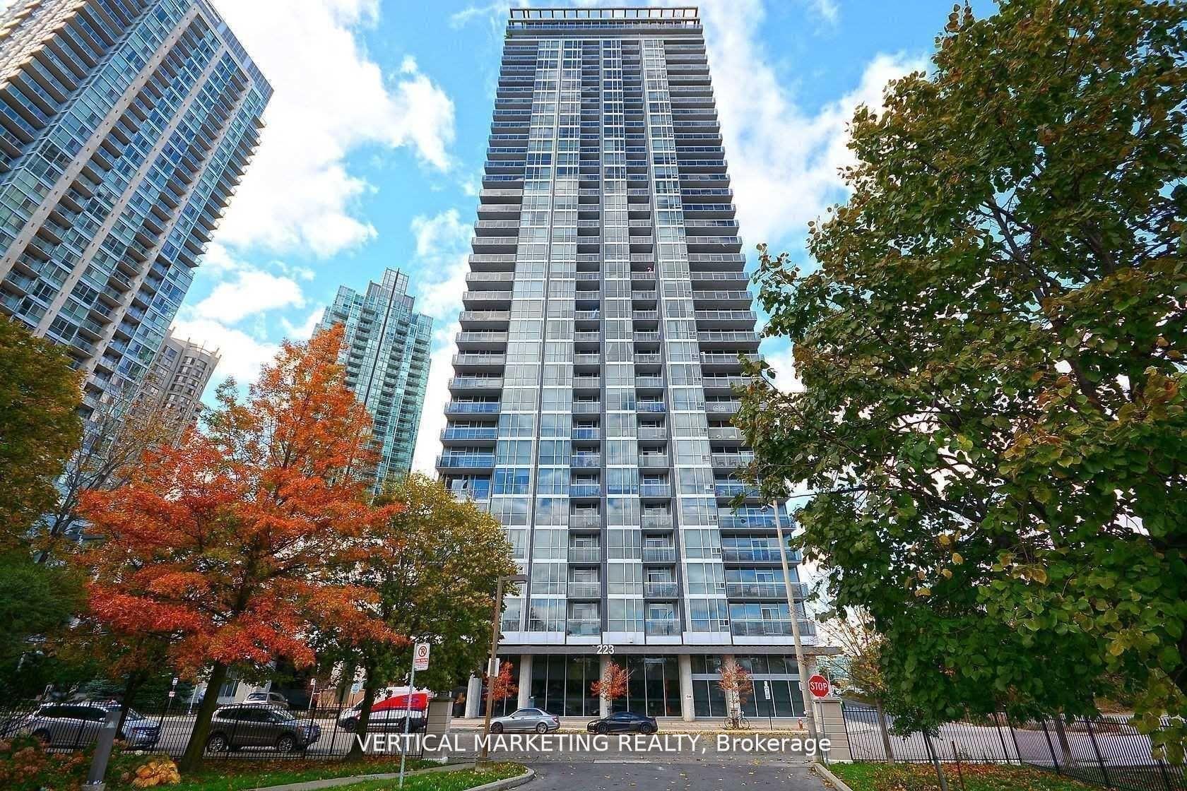2 Bedrooms Condo at 223 Webb, Mississauga For sale