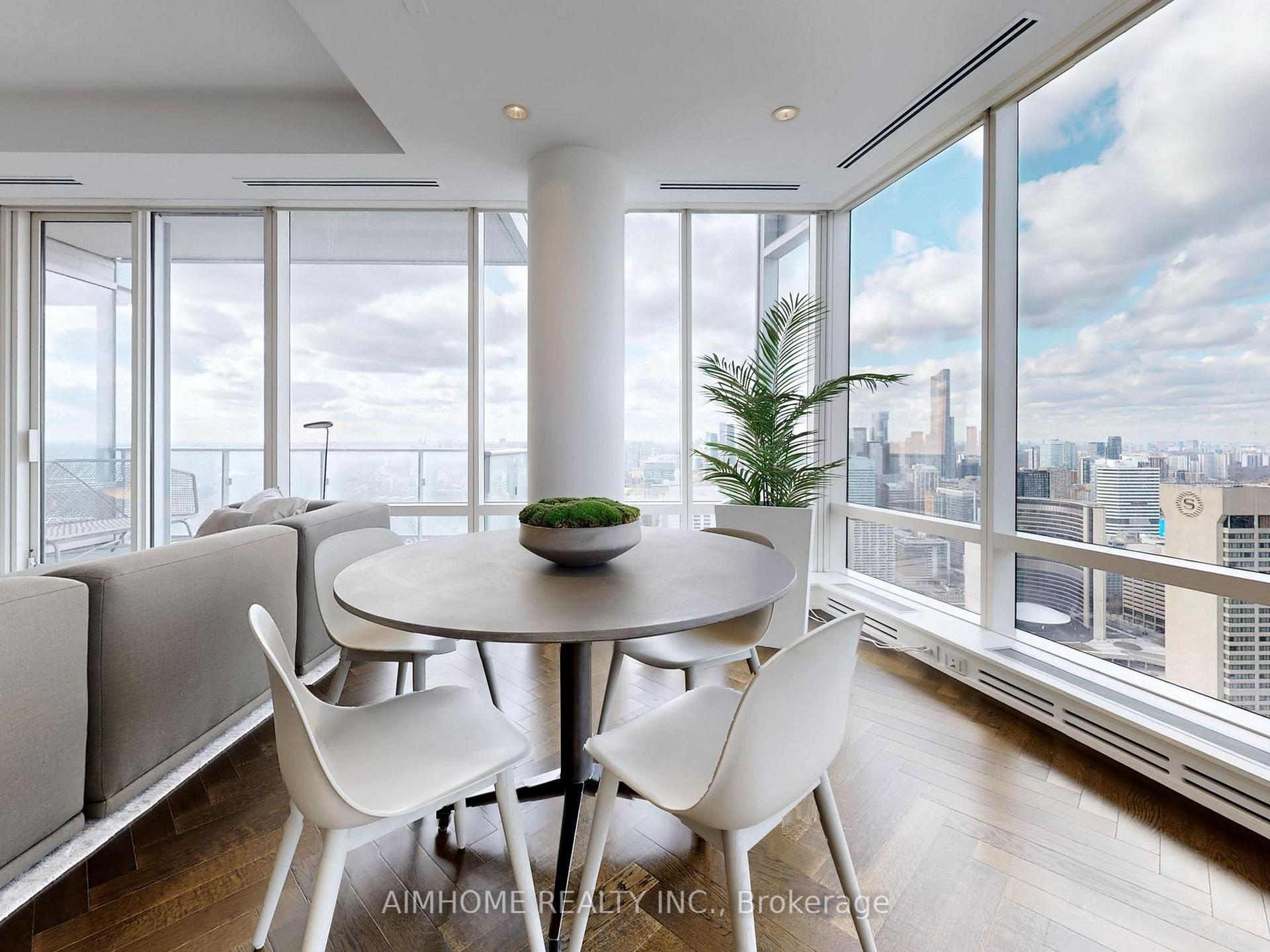 3 Bedrooms Condo at 180 University, Toronto For sale