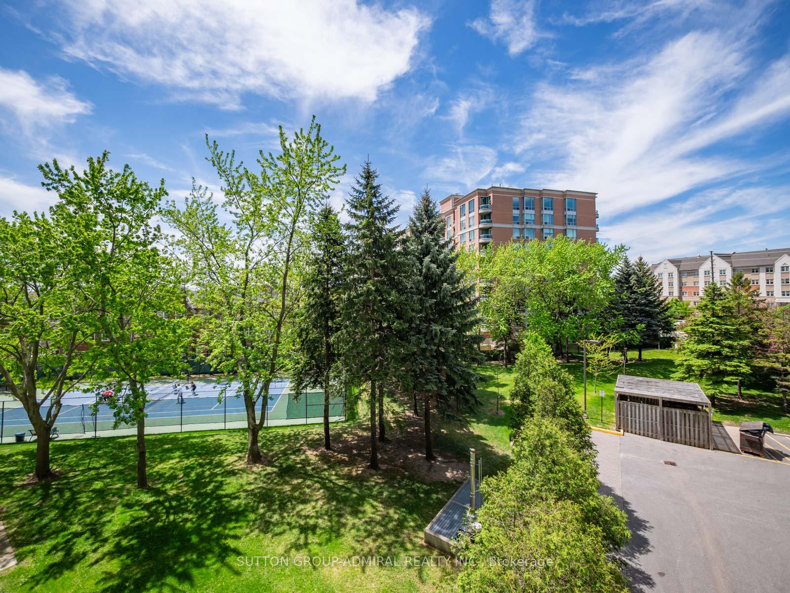 2 Bedrooms Condo at 120 Promenade, Vaughan For sale
