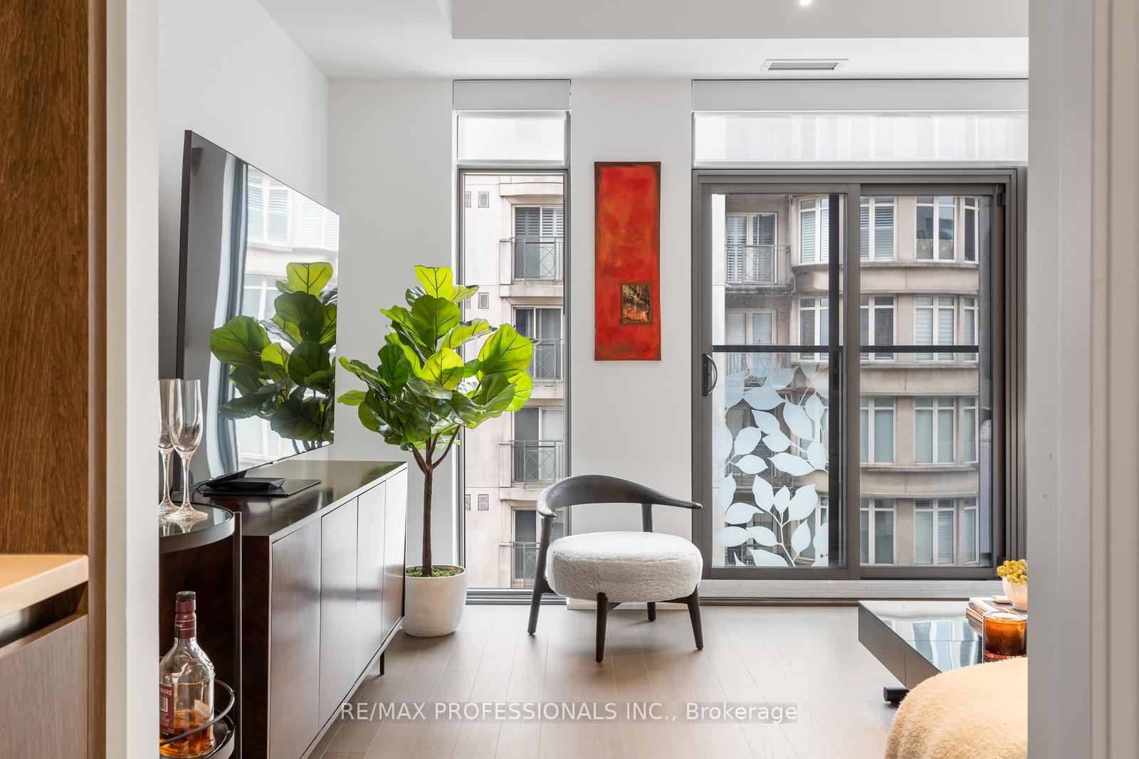 1 Bedroom Condo at 6 Jackes, Toronto For sale