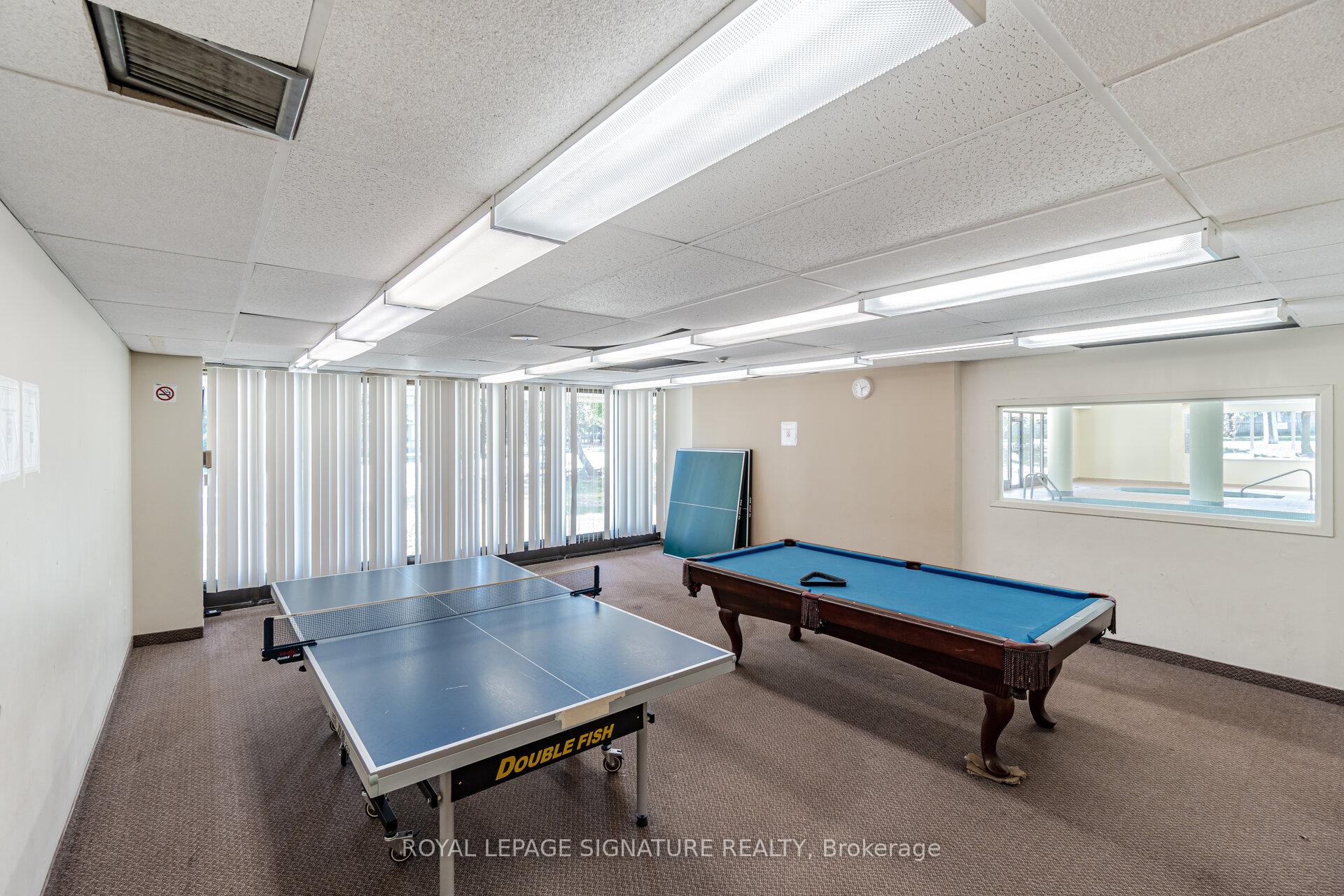3 Bedrooms Condo at 10 Markbrook, Toronto For sale