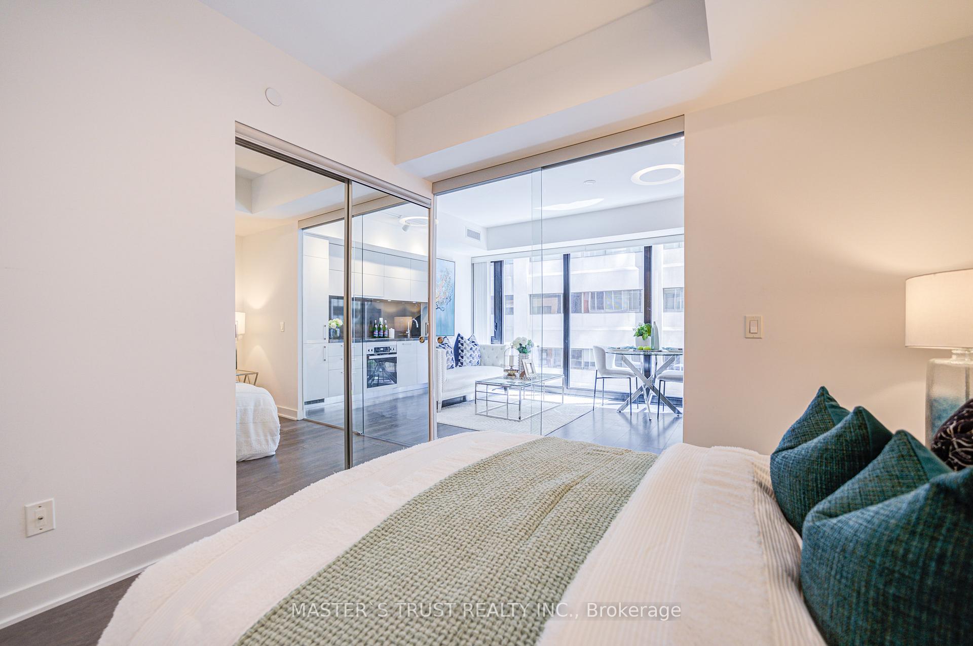 1 Bedroom Condo at 188 Cumberland, Toronto For sale
