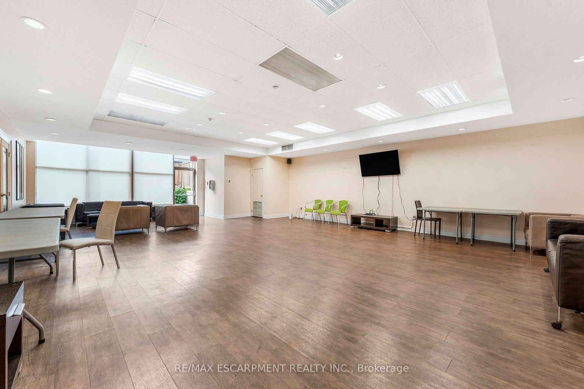 3 Bedrooms Condo at 65 Scadding, Toronto For sale