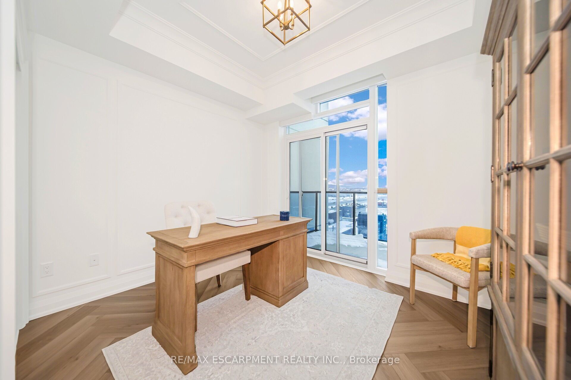 16 Concord Place, #905