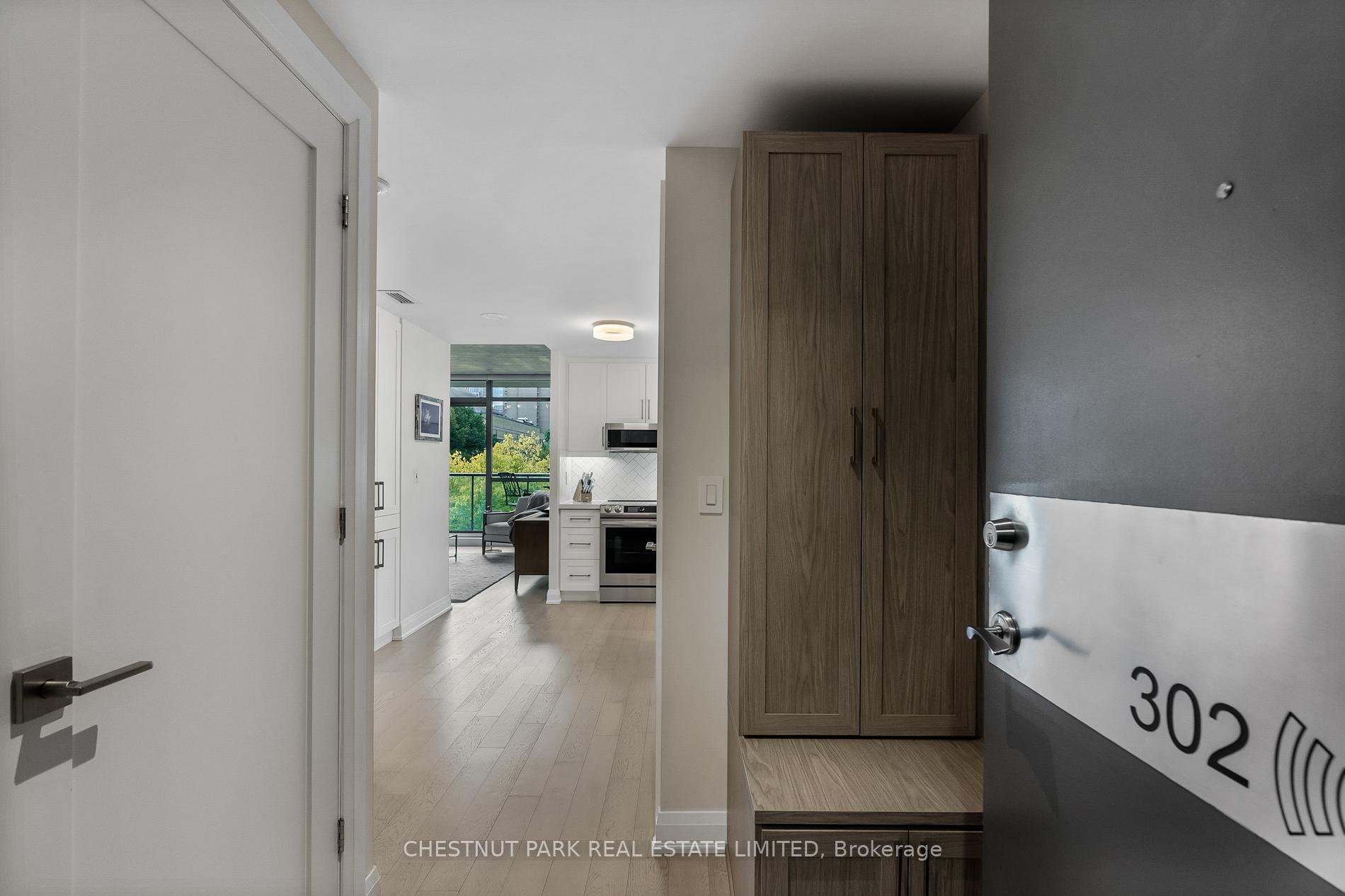 2 Bedrooms Condo at 285 Mutual, Toronto For sale