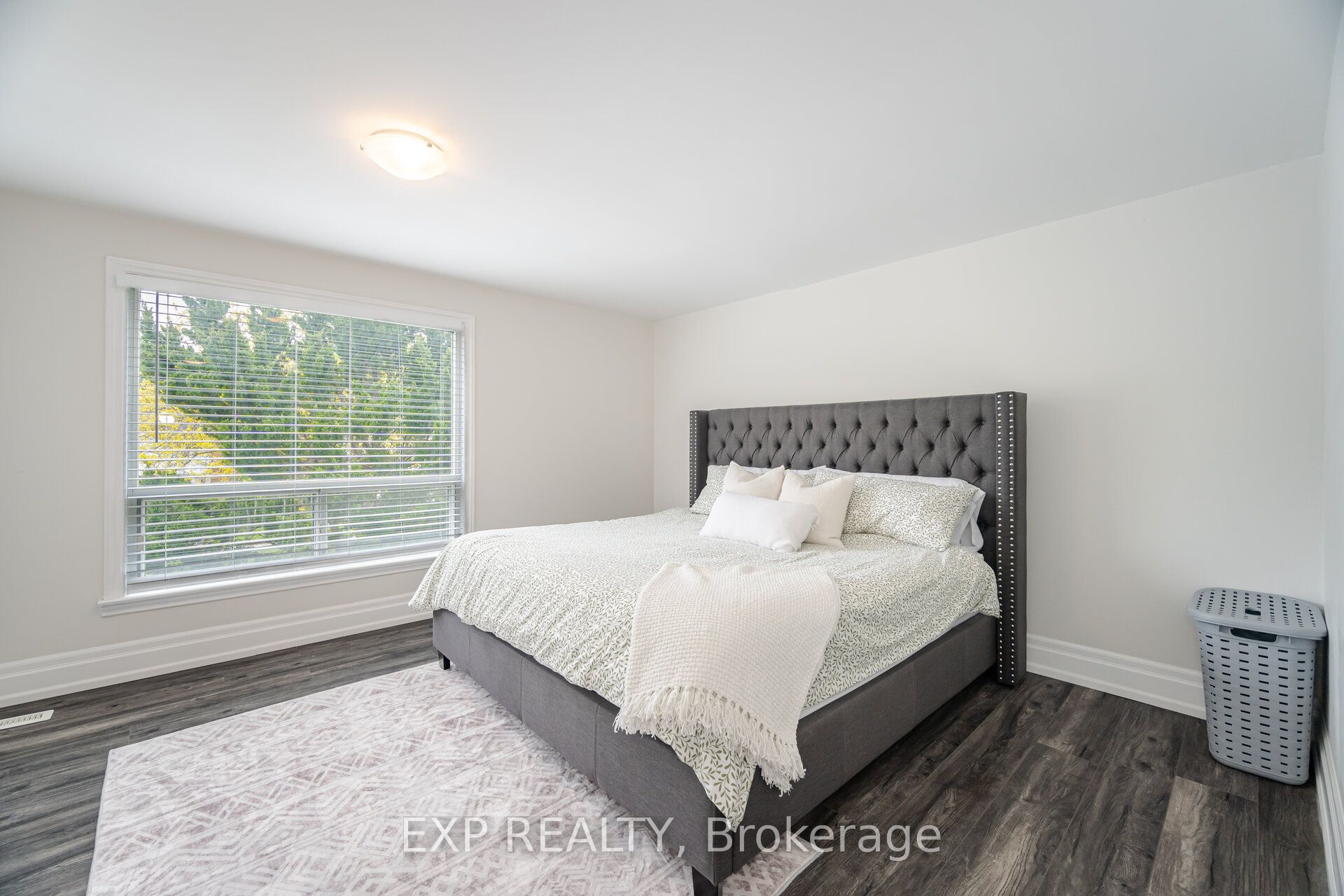384 Daralea Heights