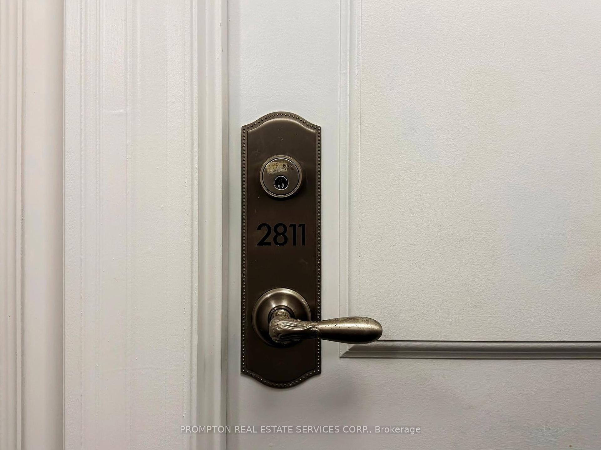 2 Bedrooms Condo at 15 Greenview, Toronto For sale