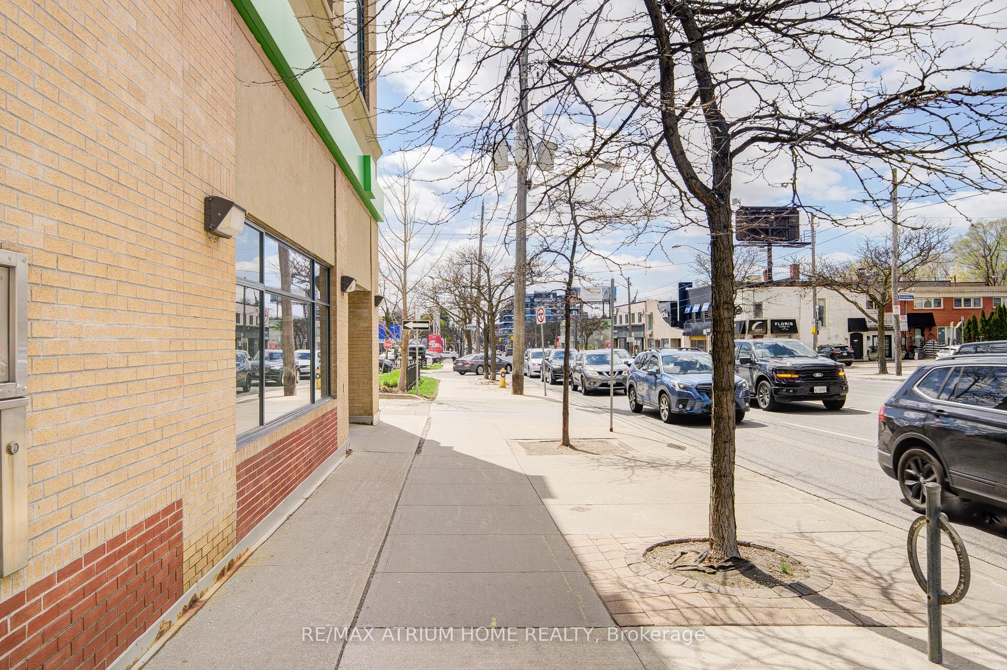 1685 Avenue Road, #Main