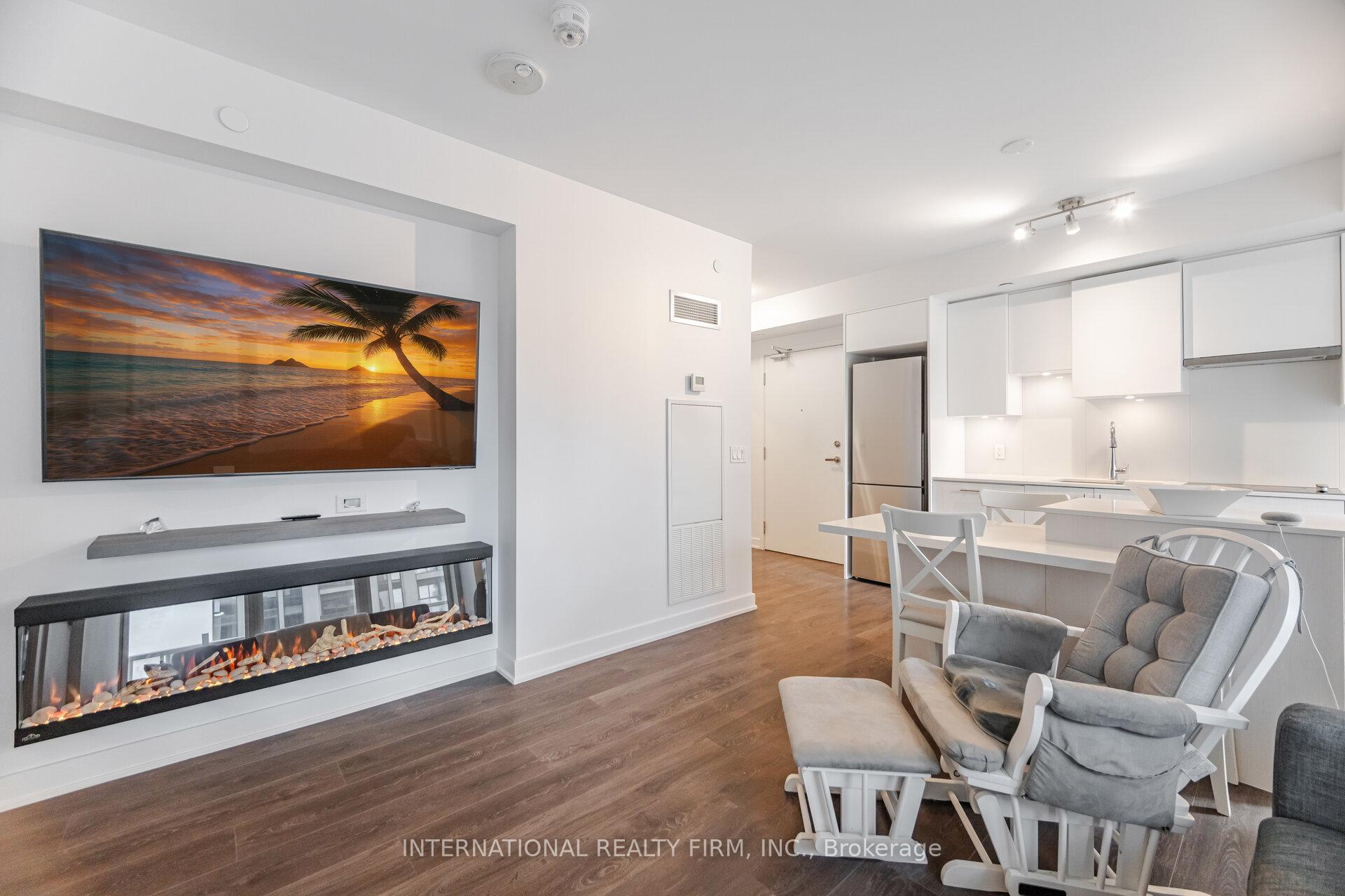 2 Bedrooms Condo at 99 Broadway, Toronto For sale