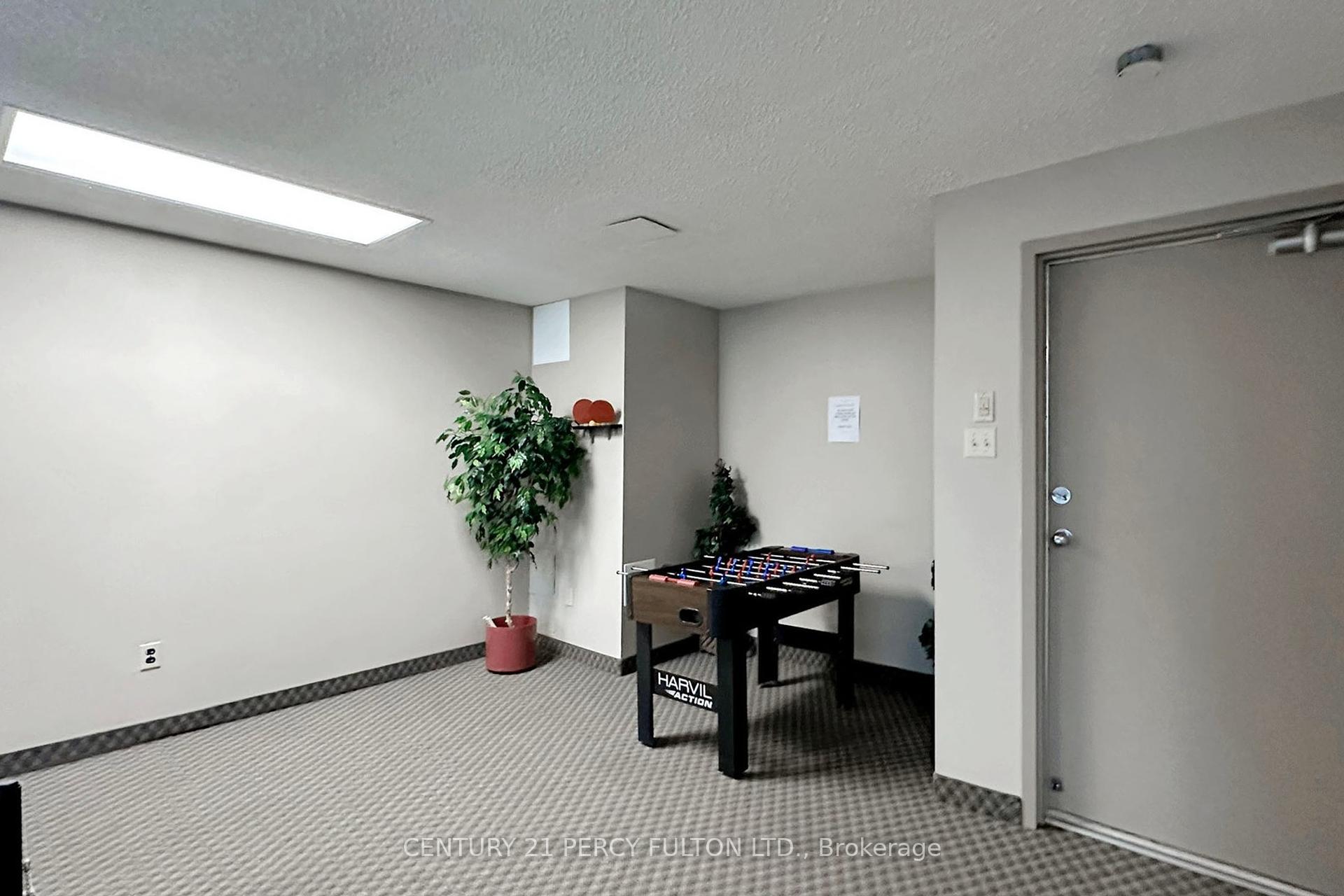 2 Bedrooms Condo at 40 Bay Mills, Toronto For sale