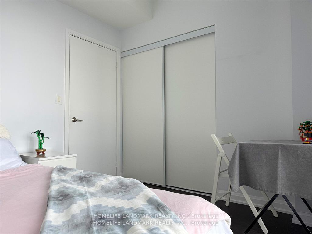3 Bedrooms Condo at 11 Bogert, Toronto For sale