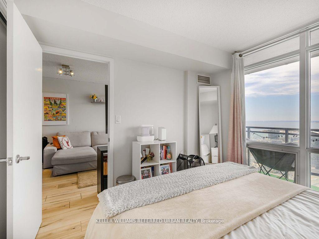 2 Bedrooms Condo at 11 Brunel, Toronto For sale