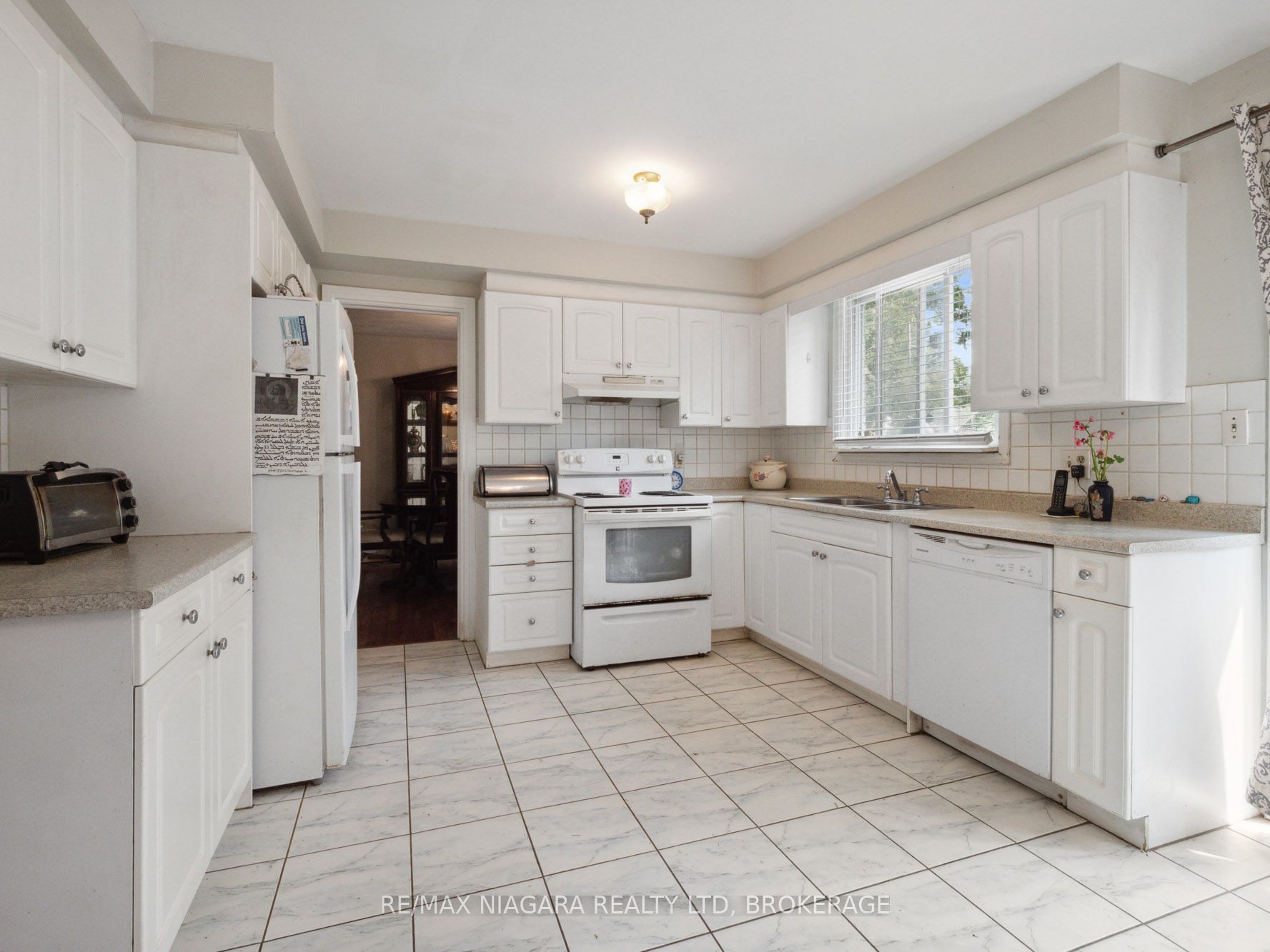 10 Beverly Glen Drive