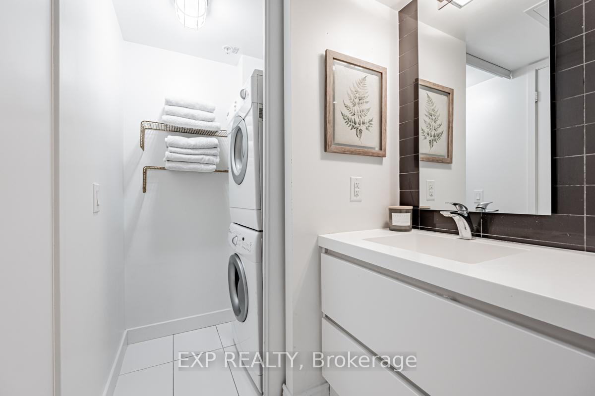 2 Bedrooms Condo at 85 Queens Wharf, Toronto For sale