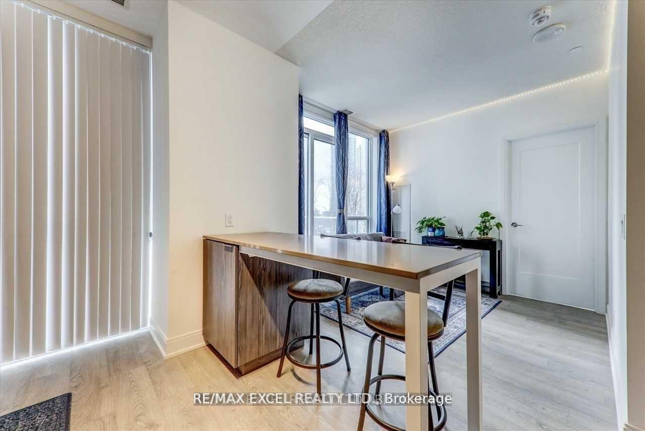 2 Bedrooms Condo at 70 Annie Craig, Toronto For sale
