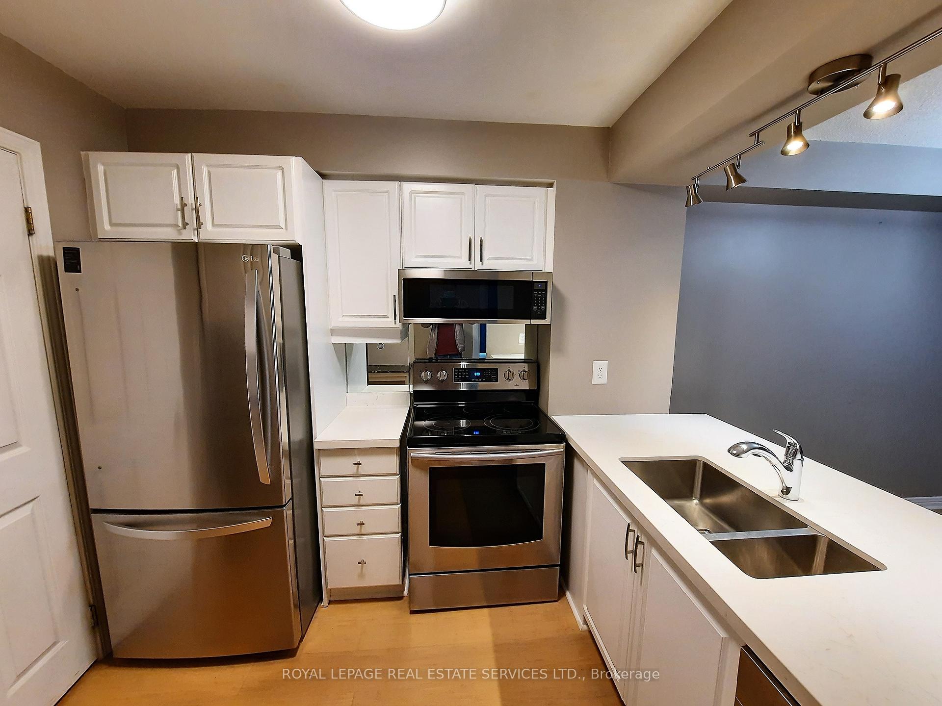 1 Bedroom Condo at 1 Aberfoyle, Toronto For sale