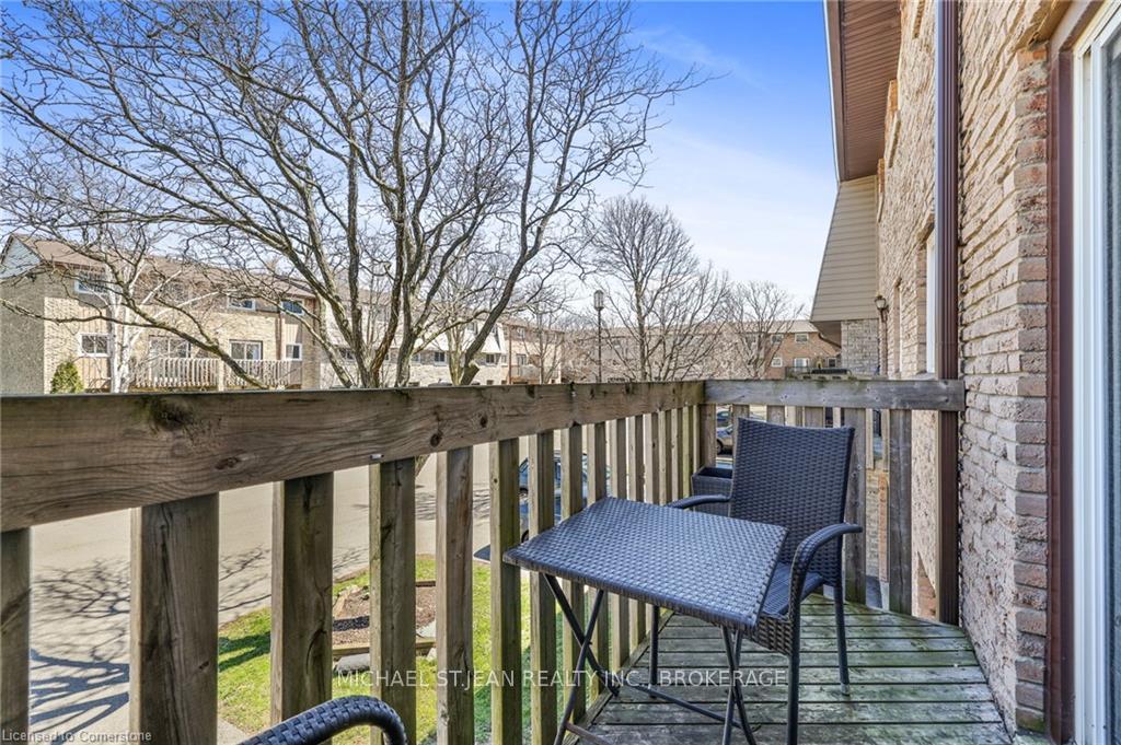 3 Bedrooms Condo at 985 Limeridge,  Hamilton For sale