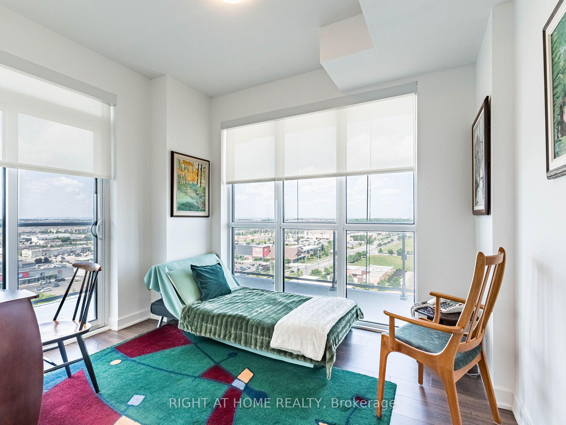 3 Bedrooms Condo at 4655 Glen Erin, Mississauga For sale