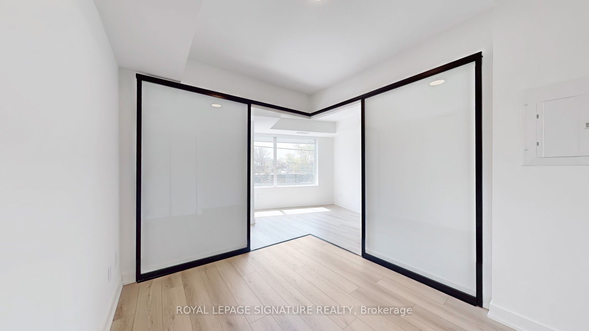 1200 Dundas Street W, #203
