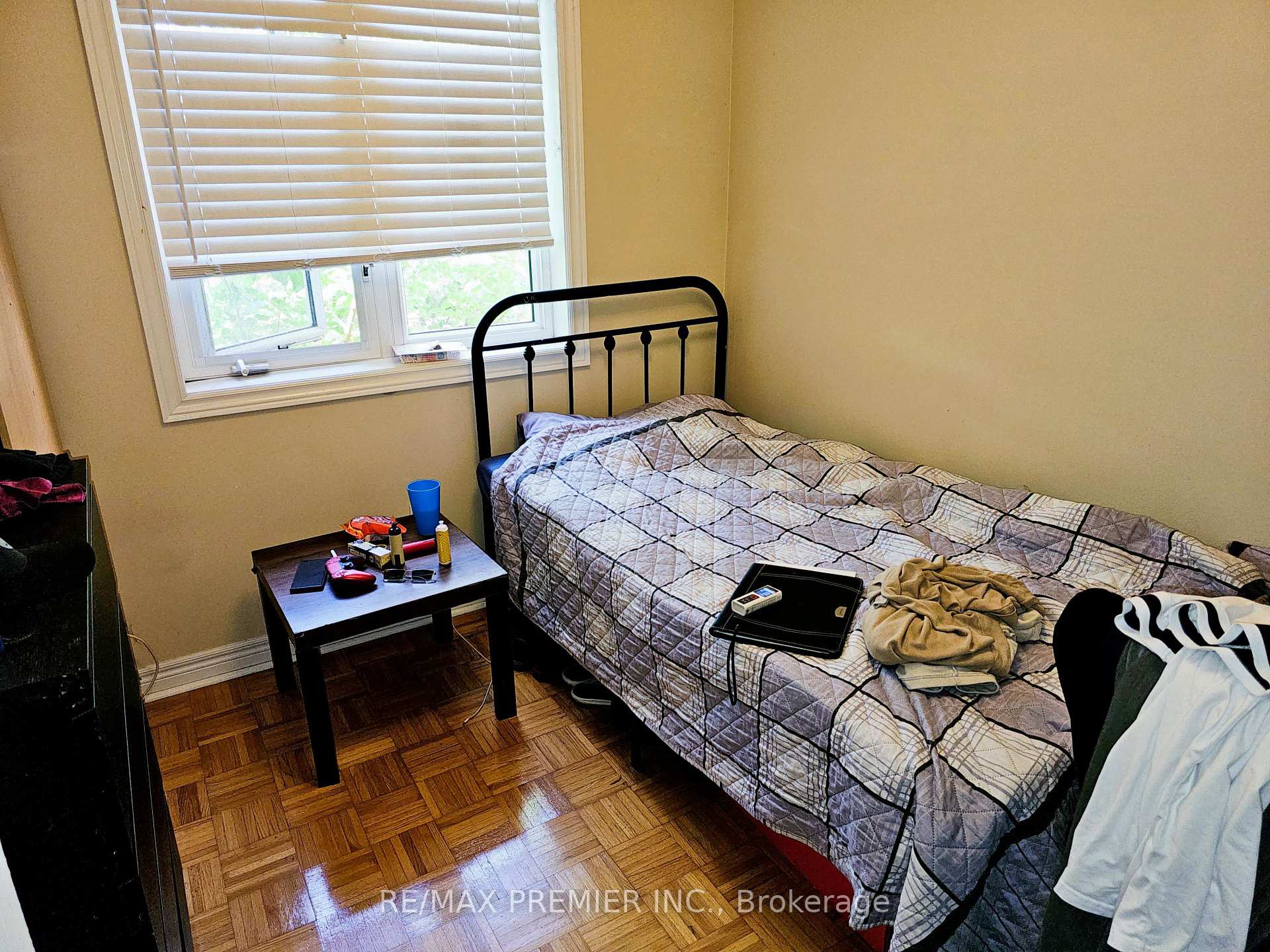 3 Bedrooms Condo at 19 Foxchase, Vaughan For sale