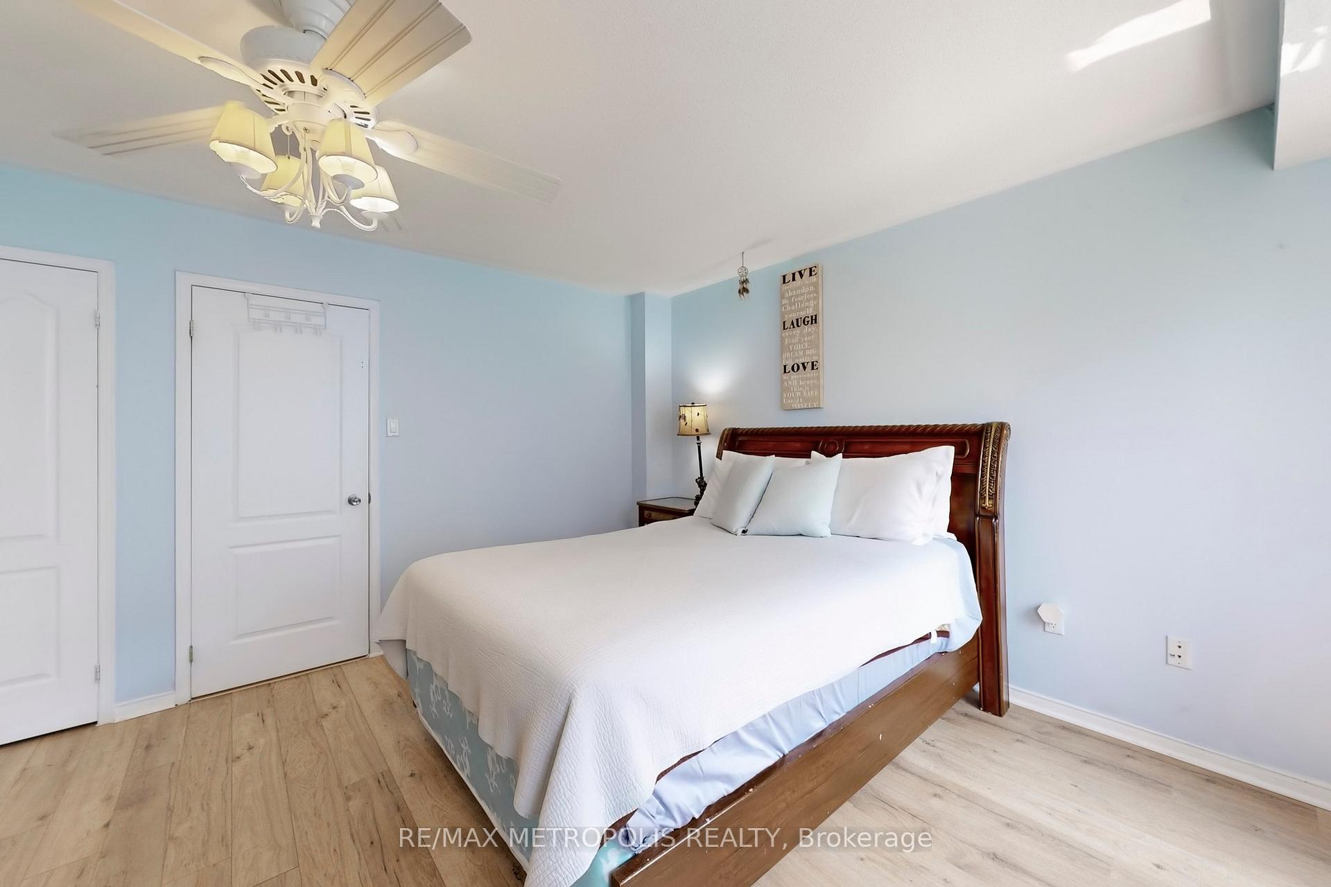 3 Bedrooms Condo at 735 New Westminster, Vaughan For sale