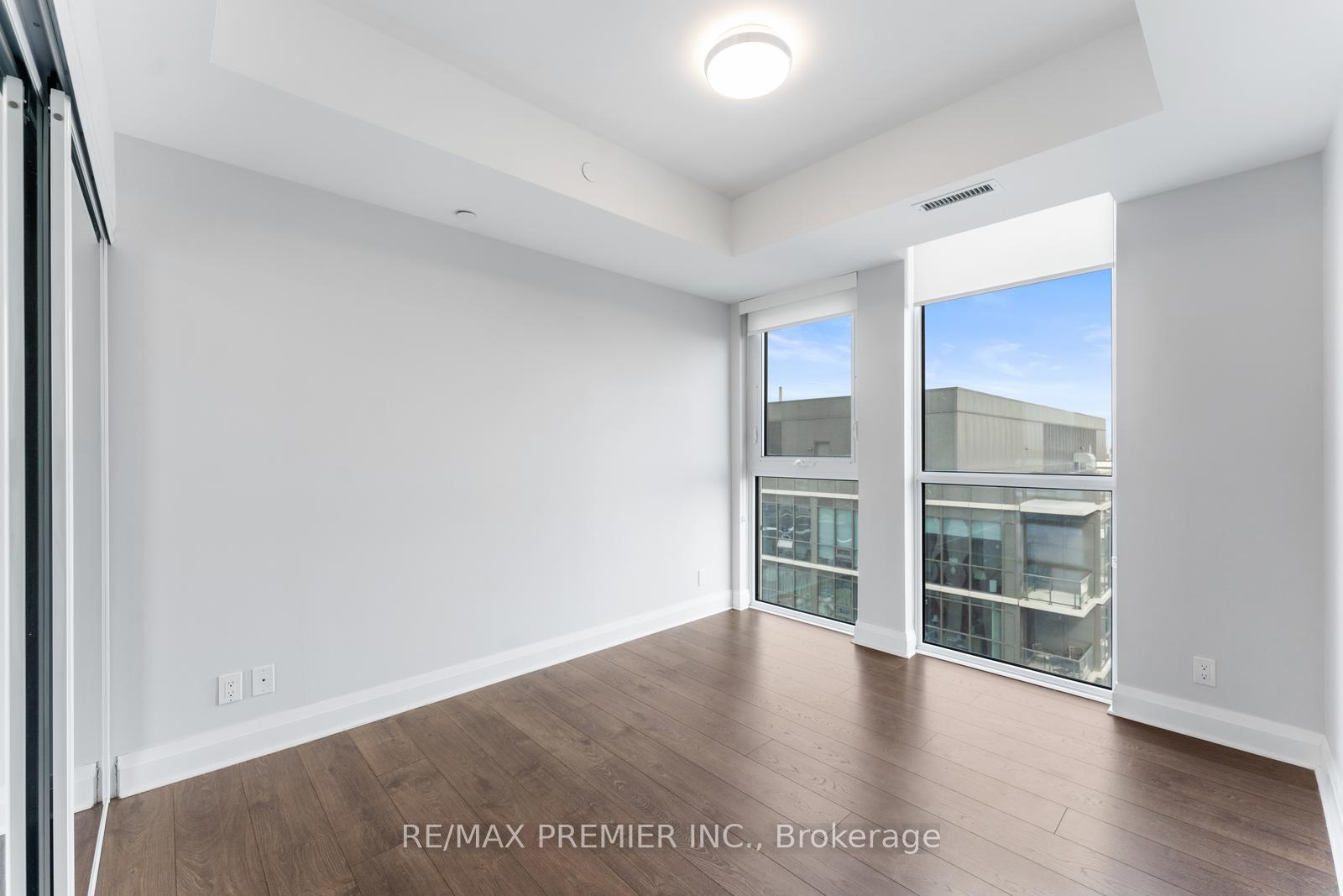 2 Bedrooms Condo at 15 Zorra,  Toronto For sale