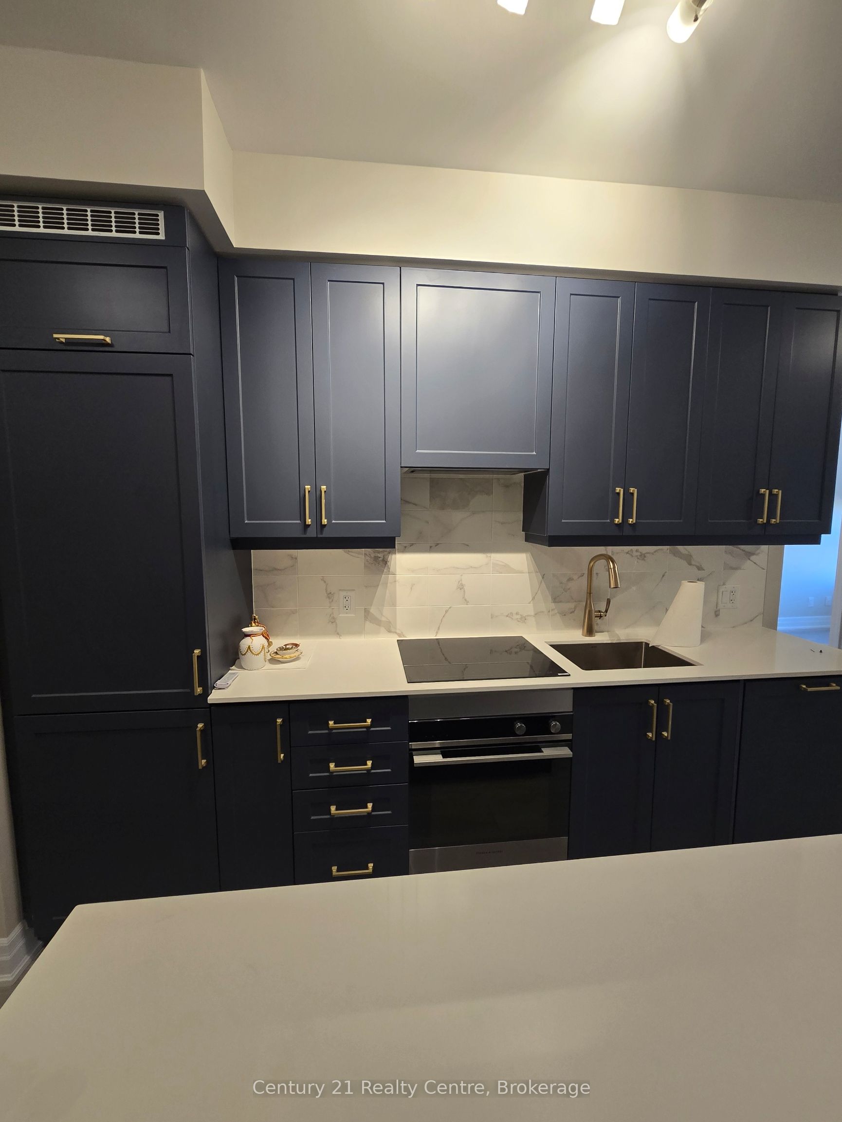 30 Elm Drive, #2002