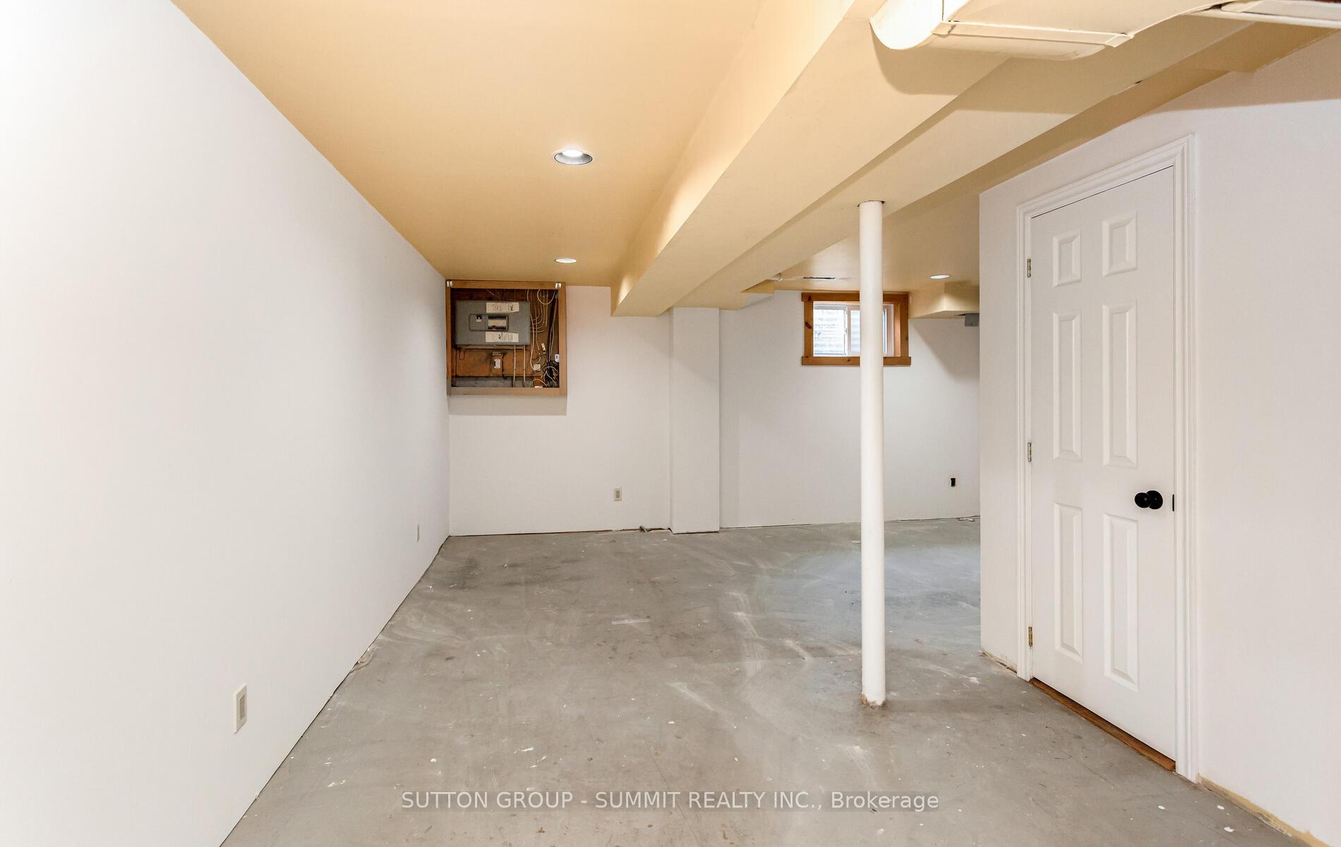 3 Bedrooms Condo at 550 Steddick, Mississauga For sale