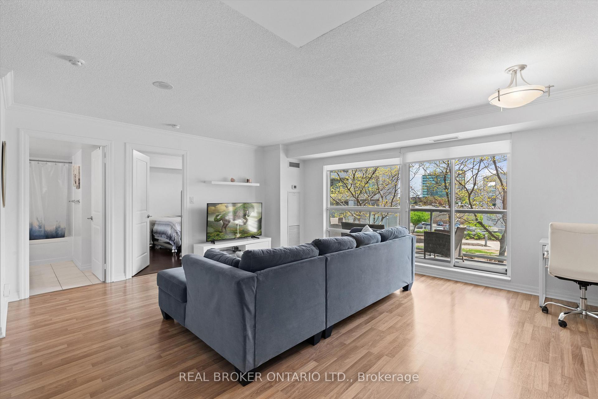 1 Bedroom Condo at 2035 Sheppard, Toronto For sale