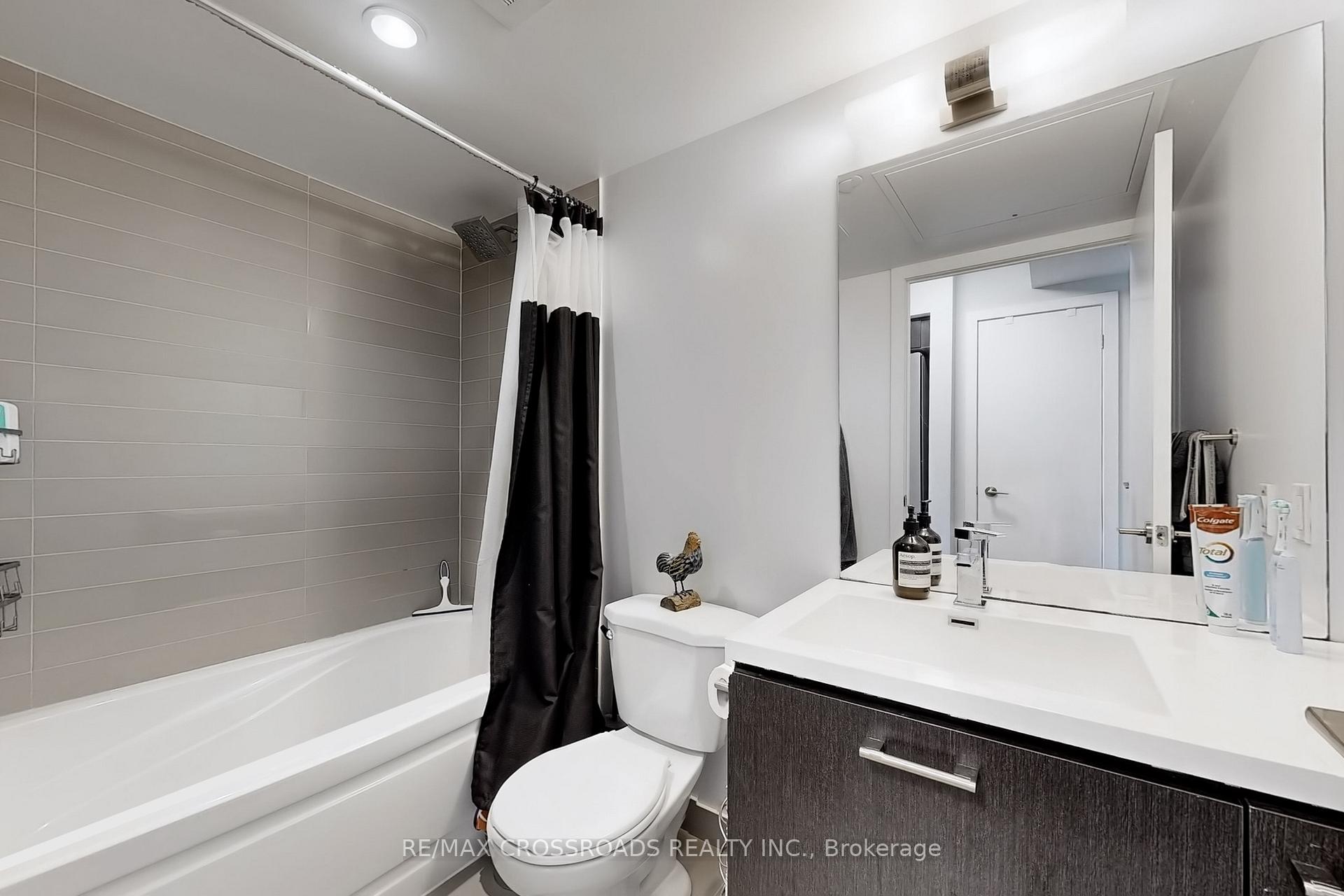 1 Bedroom Condo at 87 Peter, Toronto For sale