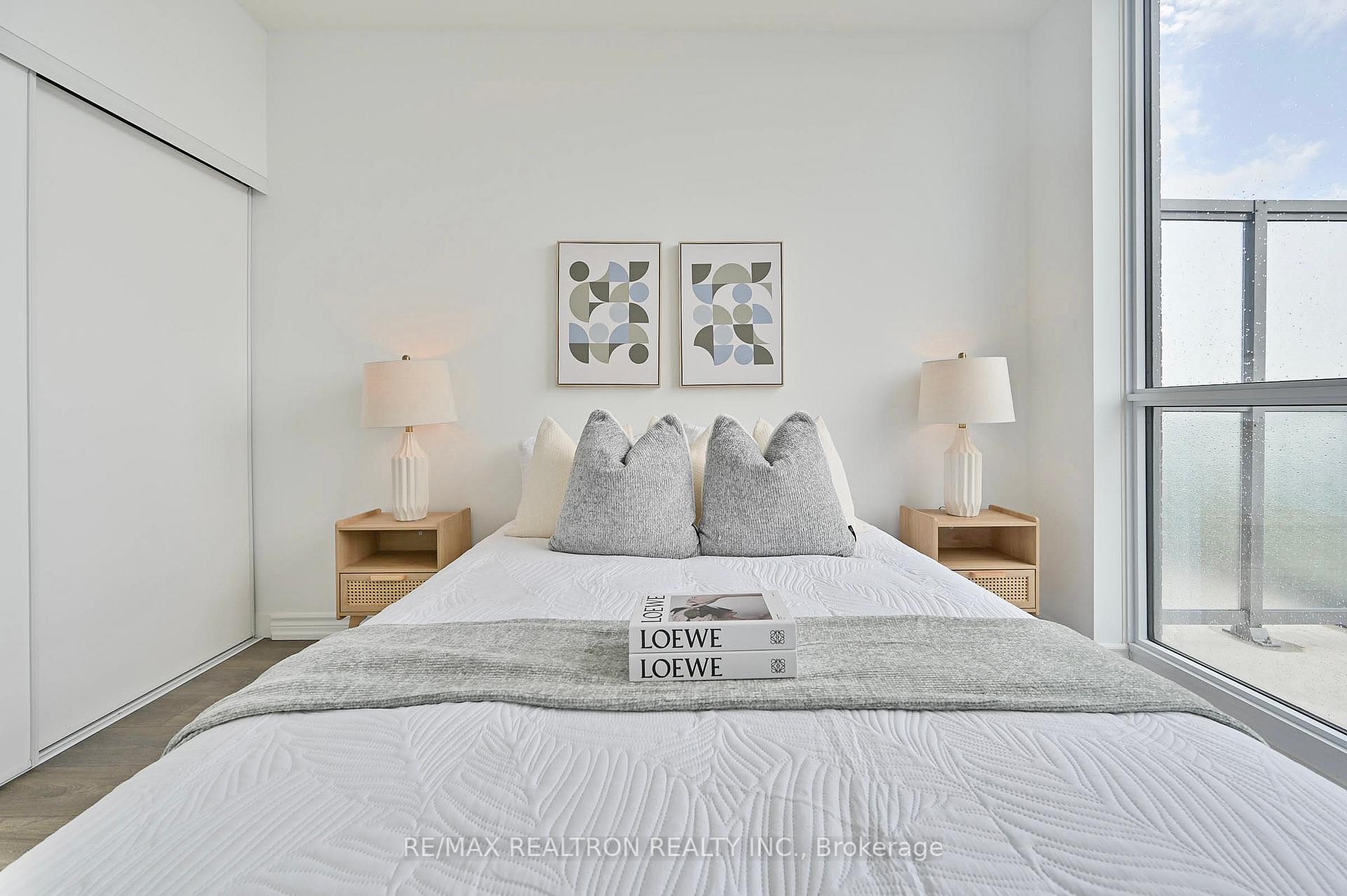2 Bedrooms Condo at 36 Forest Manor, Toronto For sale