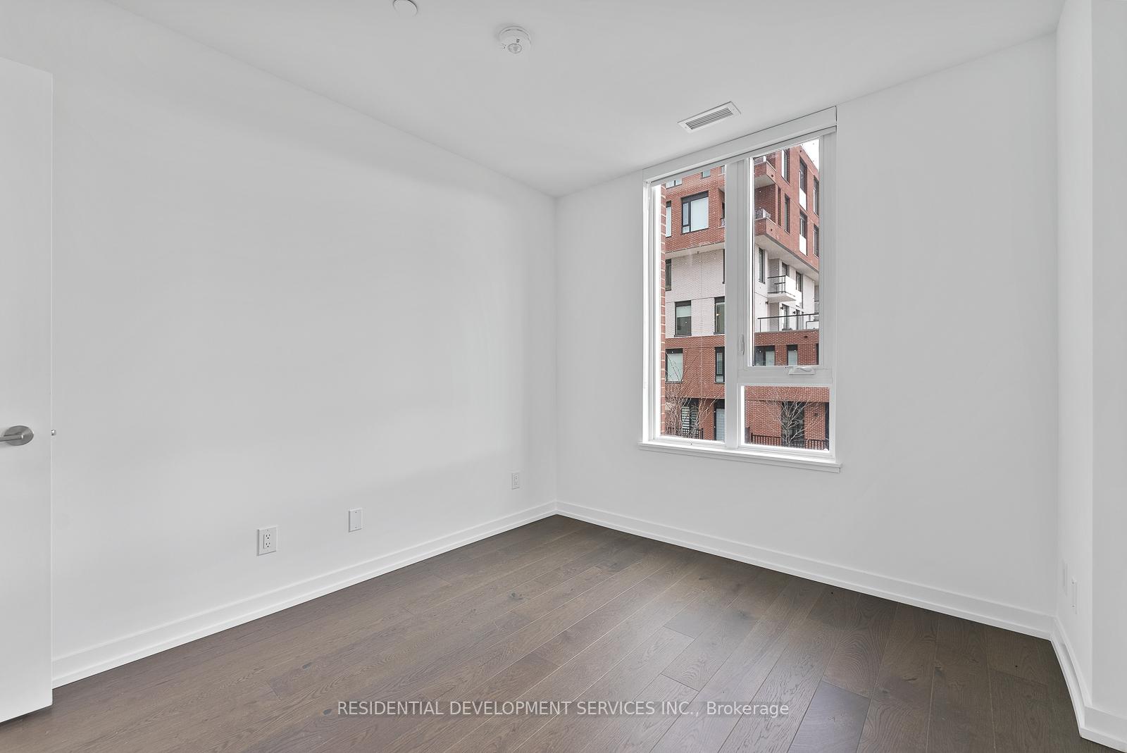 4 Bedrooms Condo at 15 Maryport,  Toronto For sale