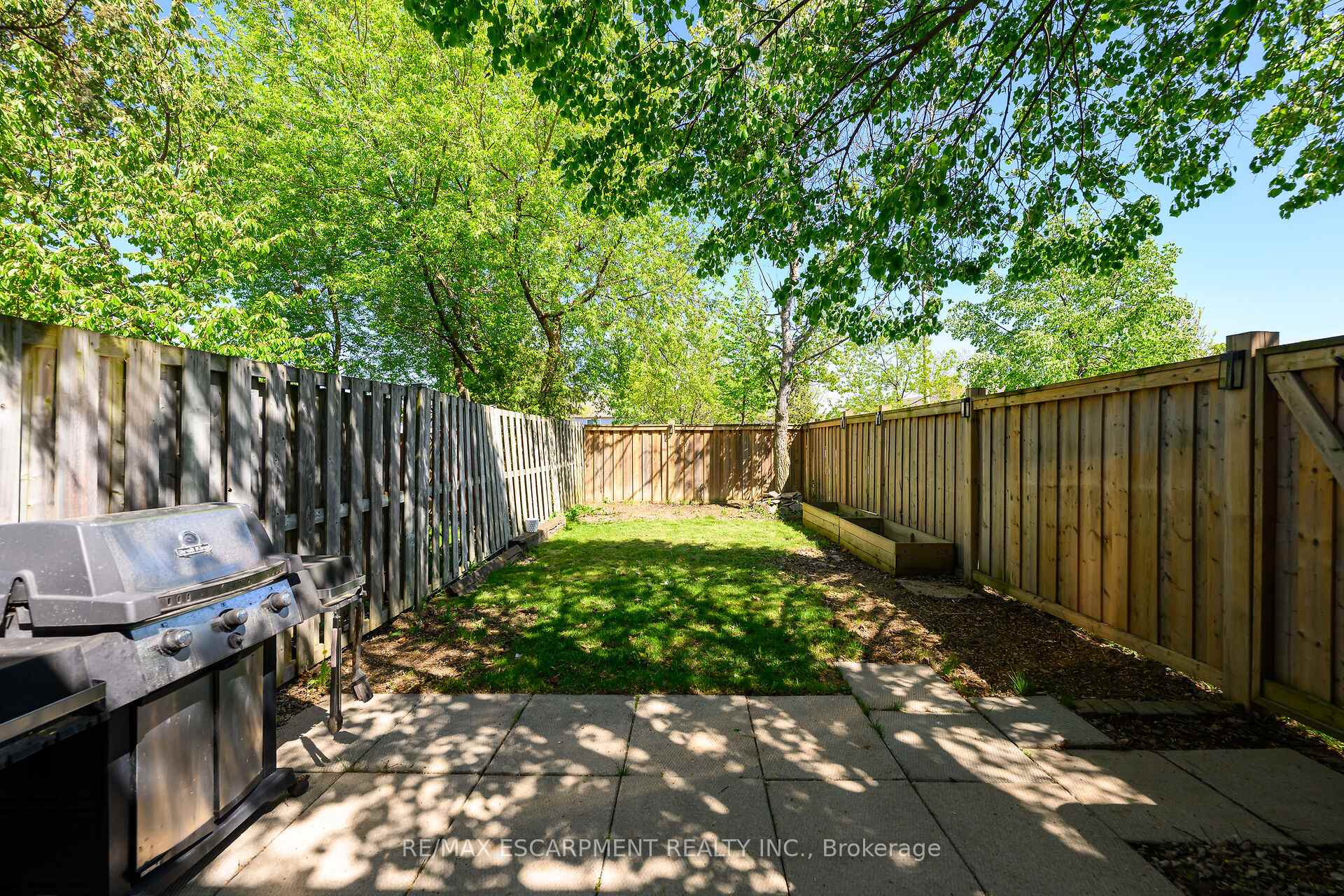 4 Bedrooms Condo at 134 Terni, Hamilton For sale