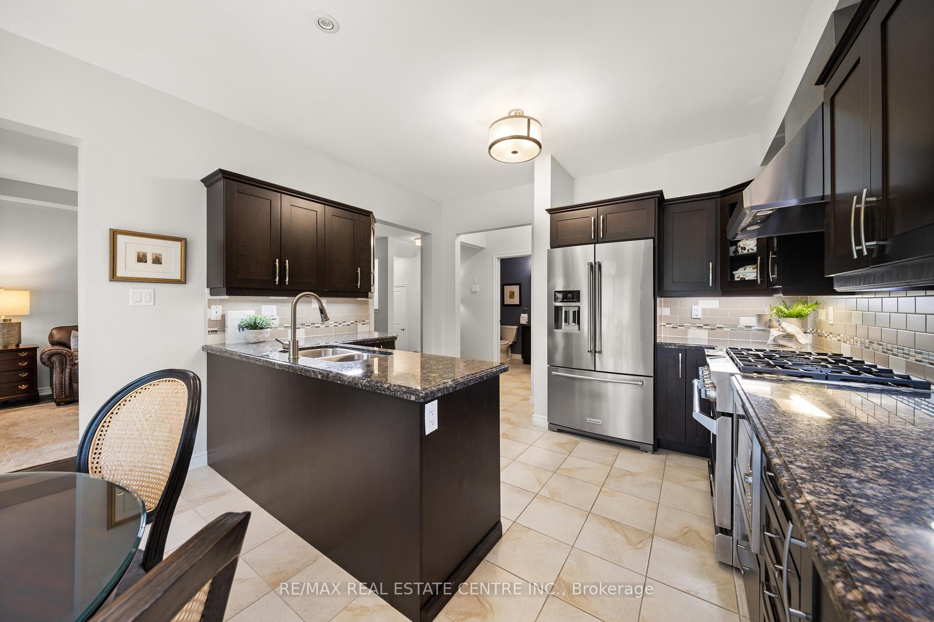 3 Bedrooms Condo at 441 Stonehenge, Hamilton For sale