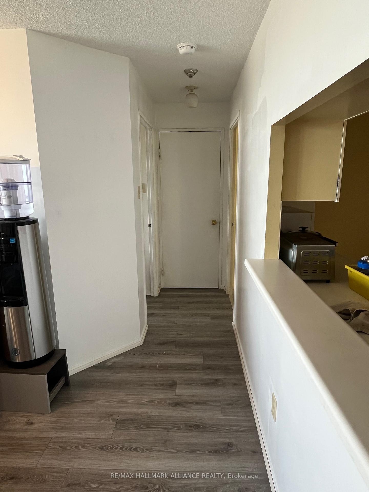 1 Bedroom Co-op at 4205 Shipp, Mississauga For sale