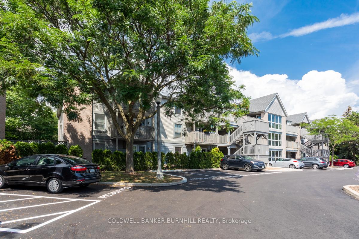 2 Bedrooms Condo at 2040 Cleaver,  Burlington For sale