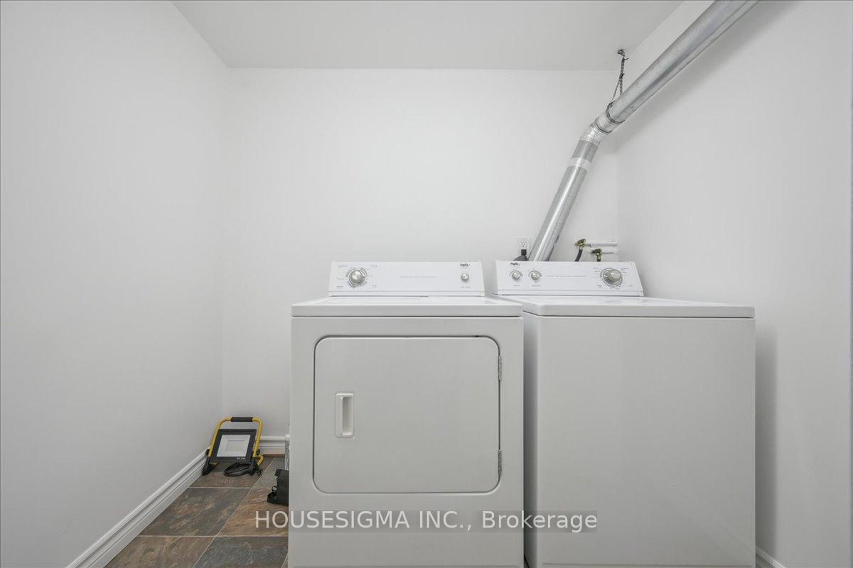 3 Bedrooms Condo at 1359 White Oaks, Oakville For sale