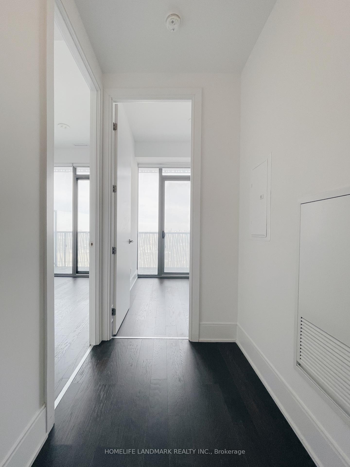 3 Bedrooms Condo at 50 Charles, Toronto For sale