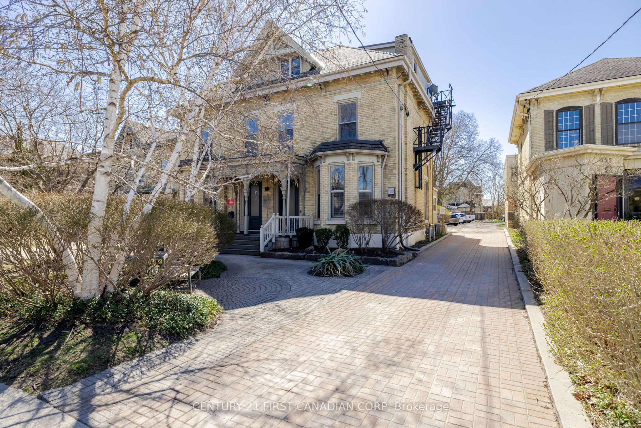 359 Princess Avenue